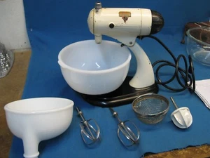 Used SunBeam MixMaster W/Milk Glass Bowl Juicer Bowl Beaters Strainer & Stand - Picture 1 of 18
