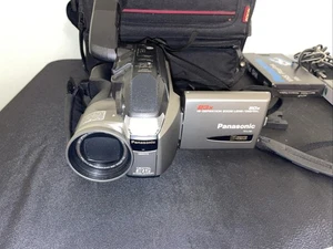 Palmcorder Palm sight PV-L758 Working With Battery,charger VHS, Playpak &casette - Picture 1 of 11