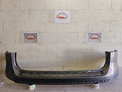 Cubierta del parachoques superior trasero VOLKSWAGEN TOUAREG 2011-2014 OEM USADO P/N 7P6807421B Foto 1 de 4