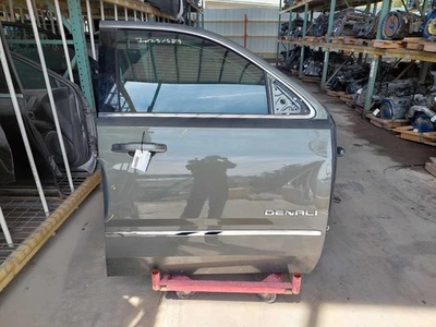 Used Front Right Door Assembly Front fits: 2017 Gmc Yukon Front Right Grade C Foto 1 de 4