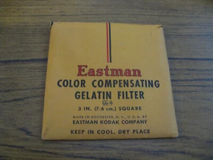 KODAK FARBKOMPENSIERENDER GELATINEFILTER NR. CC4 3" oder 7,6 cm quadratisch geöffnet - Bild 1 von 2