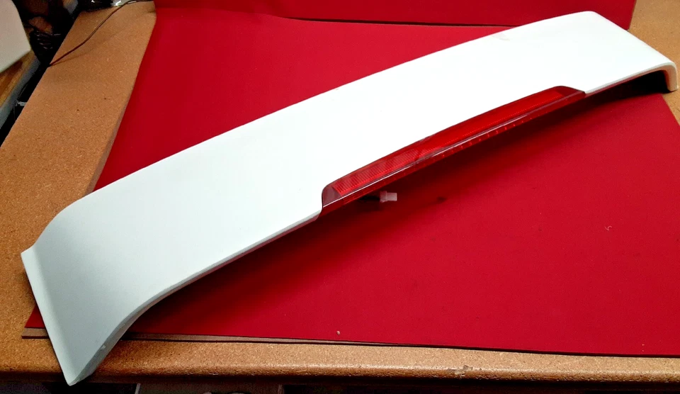 Hyundai Accent Hatchback 2005-2011 - alerón trasero - 87210-1E200 - "Nuevo blanco" Foto 1 de 4