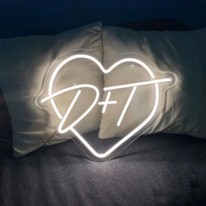 Insegna Luminosa Neon Cuore LED Iniziali Personalizzata Mr & Mrs per Decorazione Matrimonio Luce Notturna - Foto 1 di 4