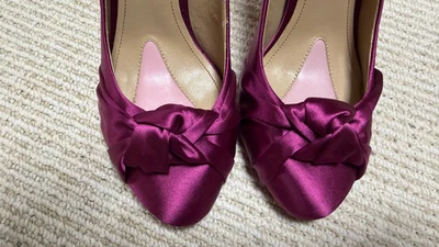 Paris Hilton Satin Fuchsia Pumps Heels Twist Tie Embellished Women's size 10 - Image 1 of 4