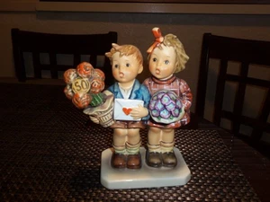 VINTAGE HUMMEL (50 YEAR ANNIVERSARY) #416 THE LOVE THAT LIVES ON - Picture 1 of 13