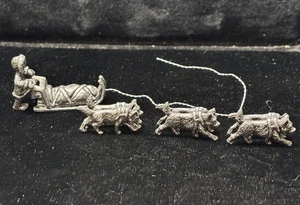 Zinn Alaskan Eskimo Huskies Hundeschlitten Racing Team Iditarod Mini Figur Set - Bild 1 von 11