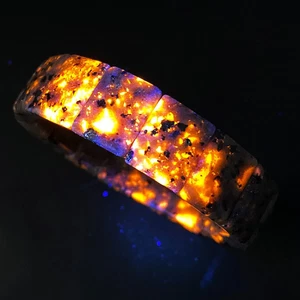 Natural Yooperlite Flame Stone Stretch Bracelet UV Reactive Rock Chakra Bangle - Picture 1 of 5