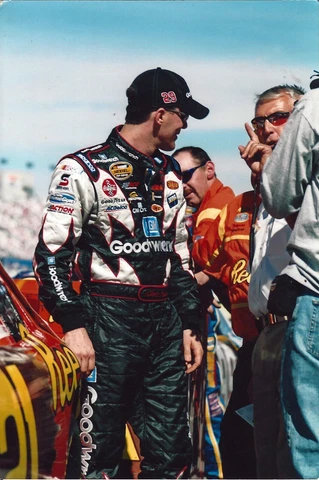 Chase Authentics NASCAR Kevin Harvick GM Goodwrench Sharktooth Jacket Mens XL Cover