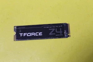 TEAM Teamgroup 2 To Z4 Z44A7q SSD M.2 NVMe Gen4 x4 (TM8FFW002T0C134) 99 % SANTÉ - Photo 1/3