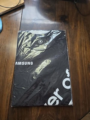 Camisa Samsung Power of 10 Note 10 material promocional Foto 1 de 3
