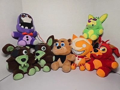 FNAF 混合套装 6 件毛绒 Five Nights At Freddy's 7-9 — 第 1/4 张图片