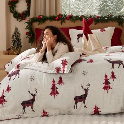 Christmas Comforter Set 3 PCS Soft Reversible Bed Bedding with 2 Pillow Shams - Image 1 of 4