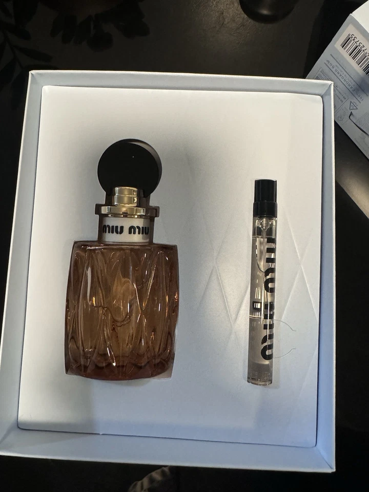 Miu Miu Miutine EAU De Parfum Y Spray de Viaje Foto 1 de 3