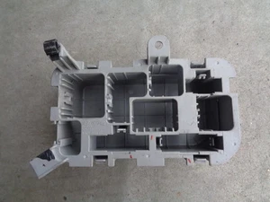 2011 HYUNDAI VERACRUZ MULTI CONNECTOR BOX TRIM P# 919713J210 OEM - Picture 1 of 3