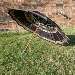 Vintage 36" brauner Regenschirm mit geschnitztem Terrier Hundegriff verziert "Kone" - Bild 1 von 15