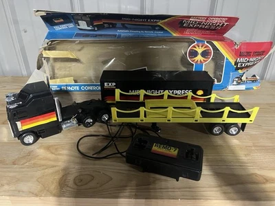 Vintage Shell Mid-Night Express RC Remote Control 18 Wheel Truck Tractor Trailer - Image 1 of 4