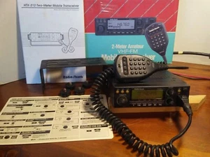 Radio Shack HTX-212 Transceptor Móvil Dos Metros Probado, Funciona Bien - Imagen 1 de 15
