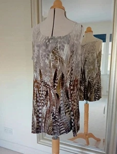 Lovely Susan Graver Top Size XL 20 with graduated feather fade - Picture 1 of 5