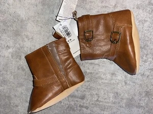 NWT Old Navy Winter Baby Boots 3-6 Months Brown Leather Like Shoes - Picture 1 of 4