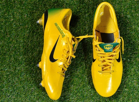 RONALDO NAZARIO 05/06 SPECIAL EDITION MATCH WORN BOOTS REAL MADRID vs ECIJA Cover