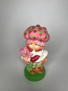 Figura de plástico duro Strawberry Shortcake 1980 - American Greetings - 5" de alto - Imagen 1 de 6