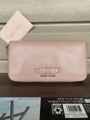 Carteira de couro Miu Miu com zíper em torno de couro rosa continental - Imagem 1 de 4