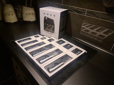 SMEG ❤️ blocco coltelli incl. 6 coltelli nuovo IMBALLO ORIGINALE in nero stile retrò Santoku ✅️ ❤️