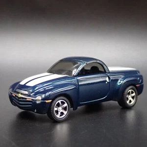 Camión Chevrolet SSR Azul 1:64 Escala Diorama Modelo De Diecast 2003-2006 - Imagen 1 de 5