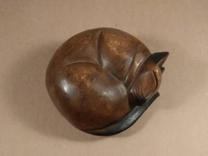 Vintage Hand Carved Wood Curled up sleeping cat feline figuring sculpture - Picture 1 of 5
