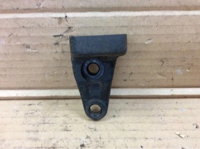 Soporte de montaje del motor Honda Accord 84 85 1984 1985 lado de distribución usado OEM Foto 1 de 4