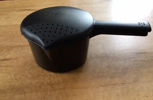 Pampered Chef Micro Cooker Microwave Steamer Strainer Black 4 Cup 1Qt USA - Picture 1 of 6