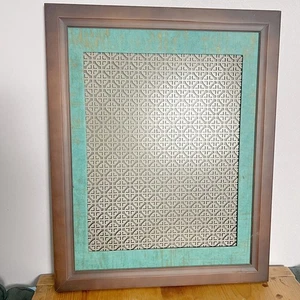 Appendiabiti per orecchini in metallo decorativo con cornice in legno scuro e teal opaco - Foto 1 di 4
