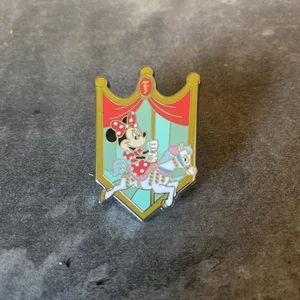 Prendedor misterioso Disney Minnie Mouse on King Arthur Carousel Fantasyland Crest - Imagen 1 de 2