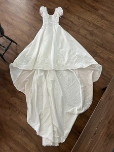 Mon Cheri White Lace Wedding Dress Size 4 Train - Picture 1 of 11