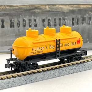 Model Power 3415 N Scale Hudson's Bay Oil Gas 3 Dome Tank Car UTLX 77976 - Picture 1 of 10