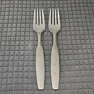 Heirloom Oneida ASTRID Dinner Forks Set Of 2 Satin 18/10 Stainless Flatware - Picture 1 of 9