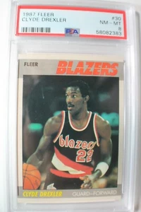 Baloncesto FLEER #30 CLYDE DREXLER 1987 PSA 8 casi nuevo - Blazers 383 como nuevo - Imagen 1 de 2