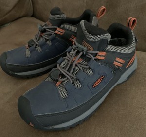 kids hiking shoes australia