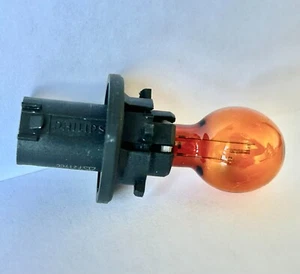 OEM for 2007-2012 GMC Acadia Front Turn Signal Light Bulb 2010 2011 2008 2009 - Picture 1 of 3