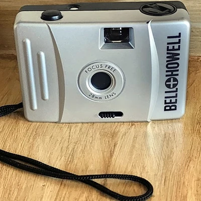 Bell and Howell Point and Shoot 35mm Film Camera Focus Free 28mm Lens Untested - Image 1 of 4