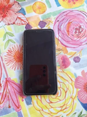 Apple iPhone X - 64GB - Argento - Immagine 1 di 4