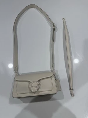 Bolso de hombro Coach Tabby 20 (estilo Cam88) en tiza Foto 1 de 4