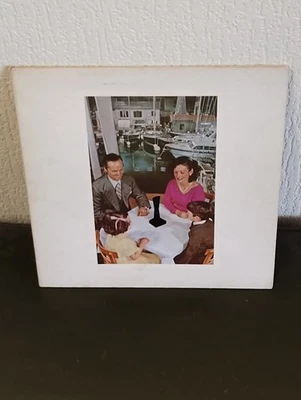 LED ZEPPELIN - PRESENCE 1976 UK  VINYL LP SSK 59402 A1/B2 VGC - Image 1 of 4