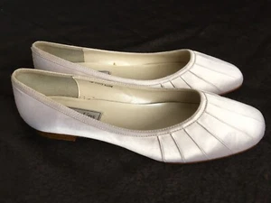 Touch Ups White Fabric Daisy Flats Bridal Leather Soles Shoes Size 9 Women’s - Picture 1 of 12