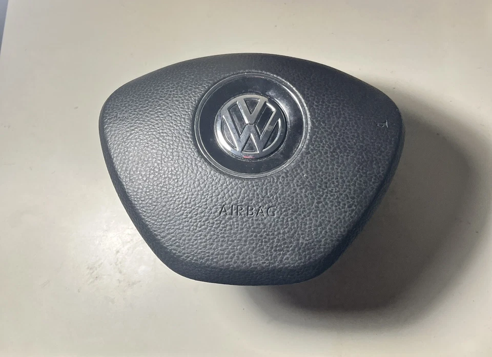 Cubierta del volante izquierdo del conductor Volkswagen Passat LH 2016 2017 18 (para oxígeno) Foto 1 de 4