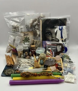 Kit Strega Novizia - Cristalli Candele Erbe Barattoli - Stay Spooky’s August Choice (3) - Foto 1 di 12