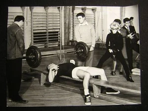 1965 Elke Sommer The Dolls VINTAGE Movie PHOTO 423S - Picture 1 of 1