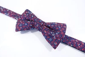 TOMMY HILFIGER RED BLUE FLORAL FLOWERS SILK BLEND ADJUSTABLE NECK BOW TIE MENS - Picture 1 of 4