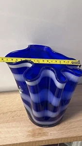 Beautiful Alicja COBALT BLUE /WHITE HANDKERCHIEF RUFFED GLASS 12" VASE - Picture 1 of 10