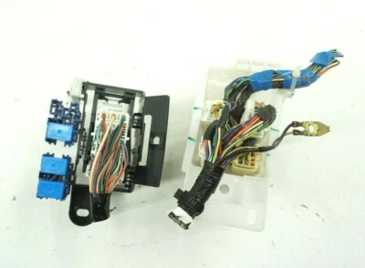 Subaru Legacy 2.5i 2010 sedán premium 2,5 L H4 relé de fusibles de gas conjunto de bloques OEM Foto 1 de 4